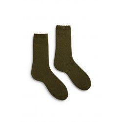 socks scallop edge in olive wool and cashmere