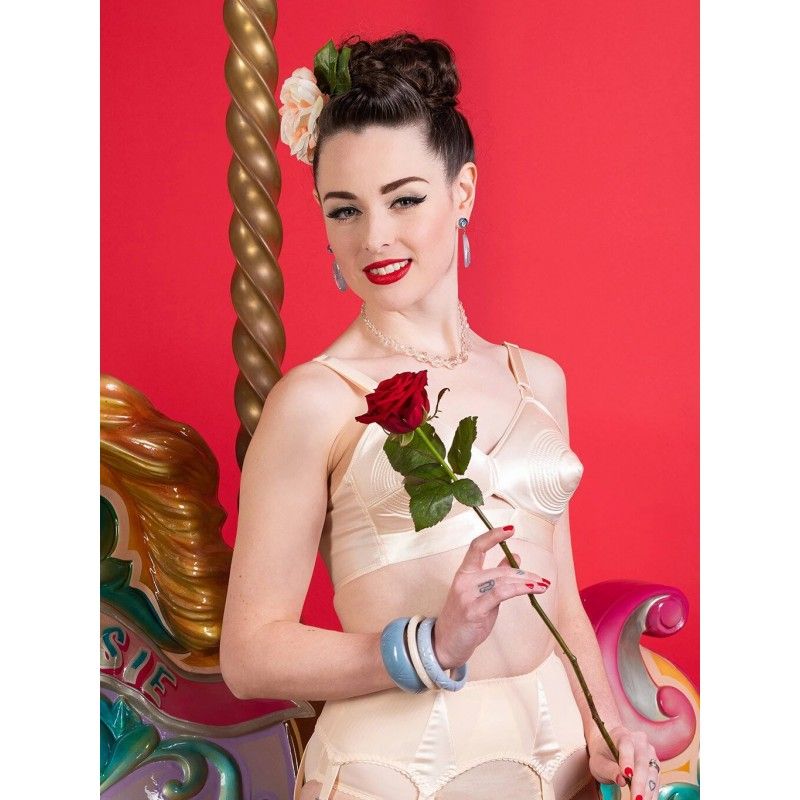 What Katie Did Vintage Peach Satin Padded Bullet Bra L6035 34A : What Katie  Did: : Clothing, Shoes & Accessories