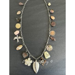 Collier Charm in Cream Leaf
