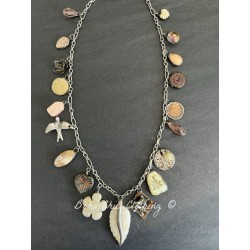 Collier Charm in Cream Leaf DKM Jewelry - 3
