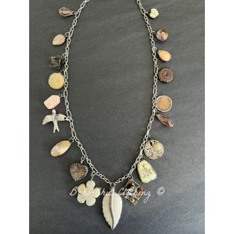 Collier Charm in Cream Leaf DKM Jewelry - 3
