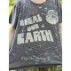 T-shirt Heal Our Earth in Ozzy