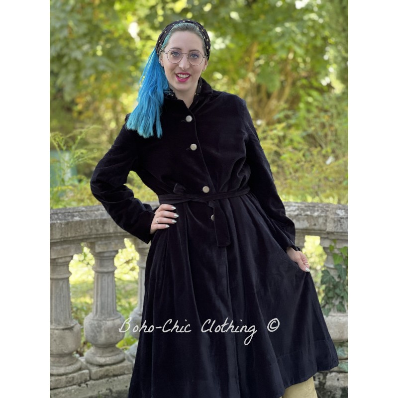 Lola, vintage quilted ruby red velvet coat – One Vintage